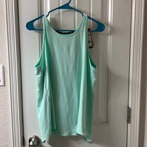 Womens breathable workout tee